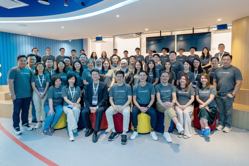 AI 台灣隊再壯大!CloudMile 獲數發部 AI 認證 展現 AI 落地實力 3 01CloudMile %E8%90%AC%E9%87%8C%E9%9B%B2%E7%8D%B2%E5%BE%97%E6%95%B8%E4%BD%8D%E7%94%A2%E6%A5%AD%E7%BD%B2%E7%9A%84 AI %E6%A9%9F%E6%A7%8B%E8%AA%8D%E8%AD%89%EF%BC%8C%E8%AD%89%E6%98%8E%E5%85%B6 AI %E6%8A%80%E8%A1%93%E8%88%87%E5%AF%A6%E7%B8%BE 1