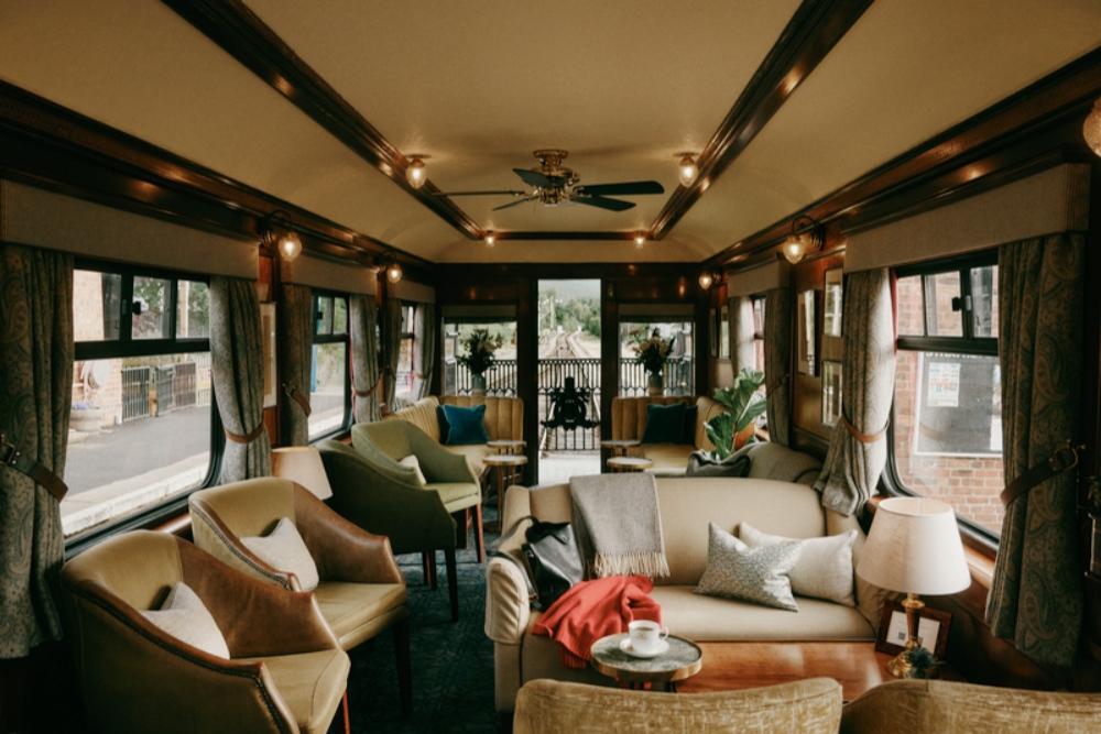 探索歐洲的藝術與靈魂:從小到大旅行社,專屬於您的歐洲訂製旅遊首選 5 02%E5%BE%9E%E5%B0%8F%E5%88%B0%E5%A4%A7%E6%97%85%E8%A1%8C%E7%A4%BE%EF%BC%8C%E5%B0%88%E5%B1%AC%E6%96%BC%E6%82%A8%E7%9A%84%E6%AD%90%E6%B4%B2%E8%A8%82%E8%A3%BD%E6%97%85%E9%81%8A%E9%A6%96%E9%81%B8