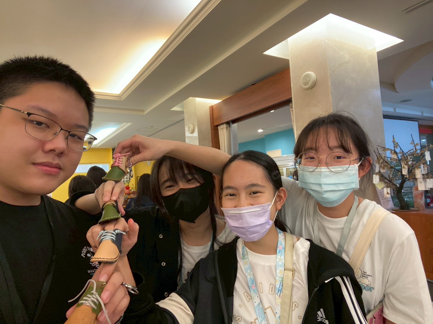 二信高中「有愛關懷」生命課程體驗營啟動小太陽精神 9 LINE ALBUM 1141108%E5%B0%8F%E5%A4%AA%E9%99%BD%E7%A4%BE%E5%8D%80%E5%BF%97%E5%B7%A5%E5%9F%B9%E8%A8%93%E7%87%9F 251108 3