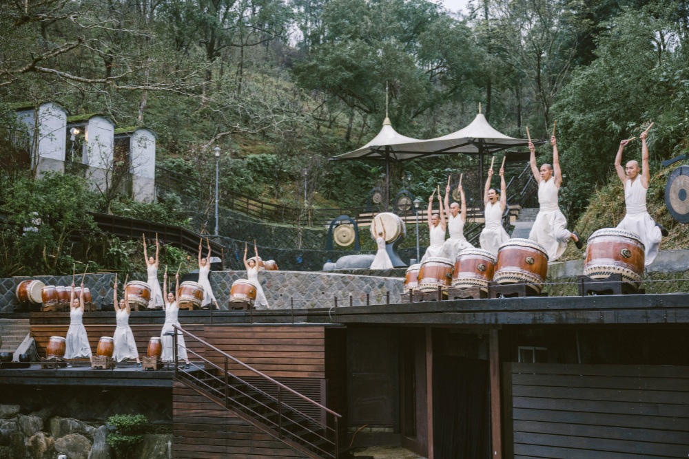 02%E8%B2%93%E7%A9%BA%E5%B9%B4%E5%BA%A6%E7%9B%9B%E4%BA%8B%E3%80%8C%E8%87%BA%E5%8C%97%E9%87%8C%E5%B1%B1%E5%B7%9D%E3%80%8D%EF%BC%8C%E5%84%AA%E4%BA%BA%E7%A5%9E%E9%BC%93%E5%B0%87%E5%B8%B6%E4%BE%86%E9%9C%87%E6%92%BC%E4%BA%BA%E5%BF%83%E7%9A%84%E6%93%8A%E9%BC%93%E6%BC%94%E5%87%BA