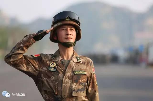 共軍整肅 vs. 美軍改革 《紐約時報》:美中軍事重塑路徑大不同 6 原東部戰區司令林向陽上月中旬證實落馬去職,林向陽資歷很輝煌,曾任31集團軍軍長,被稱歷任過三個王牌軍的軍長,後升中部戰區司令、東部戰區司令,56歲升中將,57歲升上將。圖/取自解放軍報