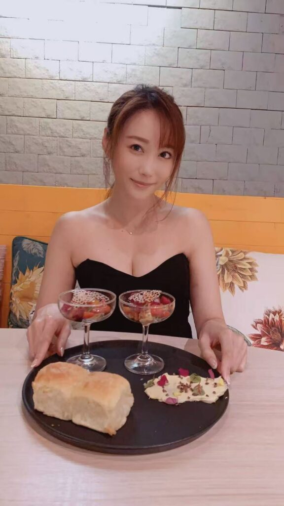 味蕾與鏡頭齊燃!陳映璇用「吃的哲學」讀懂角色,驚艷廈門集美青春影展 20 S 770039824 0 576x1024 1 1