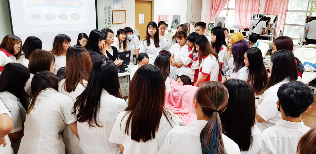 芳療品牌梵莎爾以行動支持技職教育 為美業注入永續新能量 22 46817897 1024x498 1