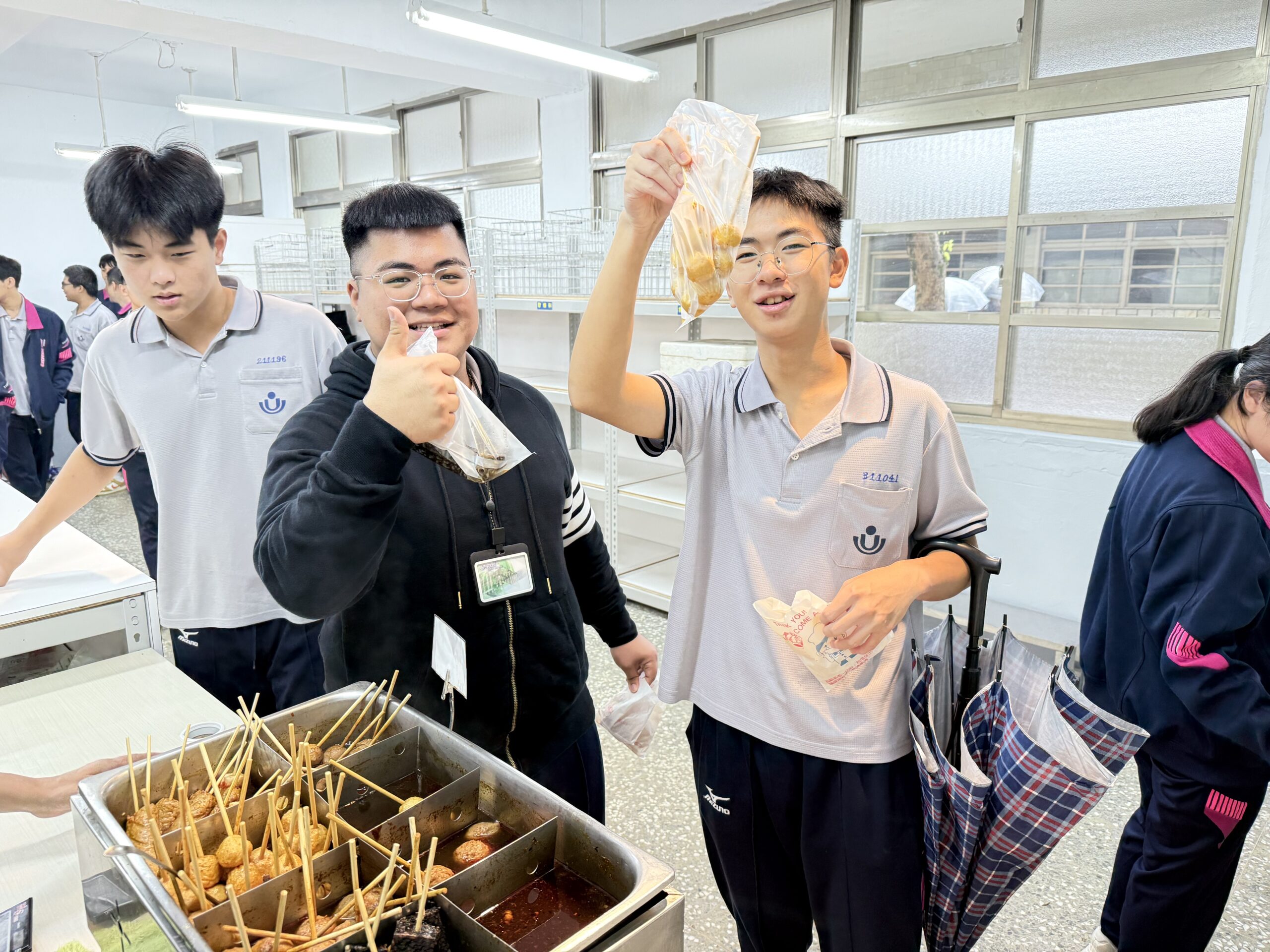 二信高中餐廳打造用餐幸福感學生大讚「下午的小確幸!」 5 C48E1F8F BCC2 429E B282 484DE0EF4782 scaled