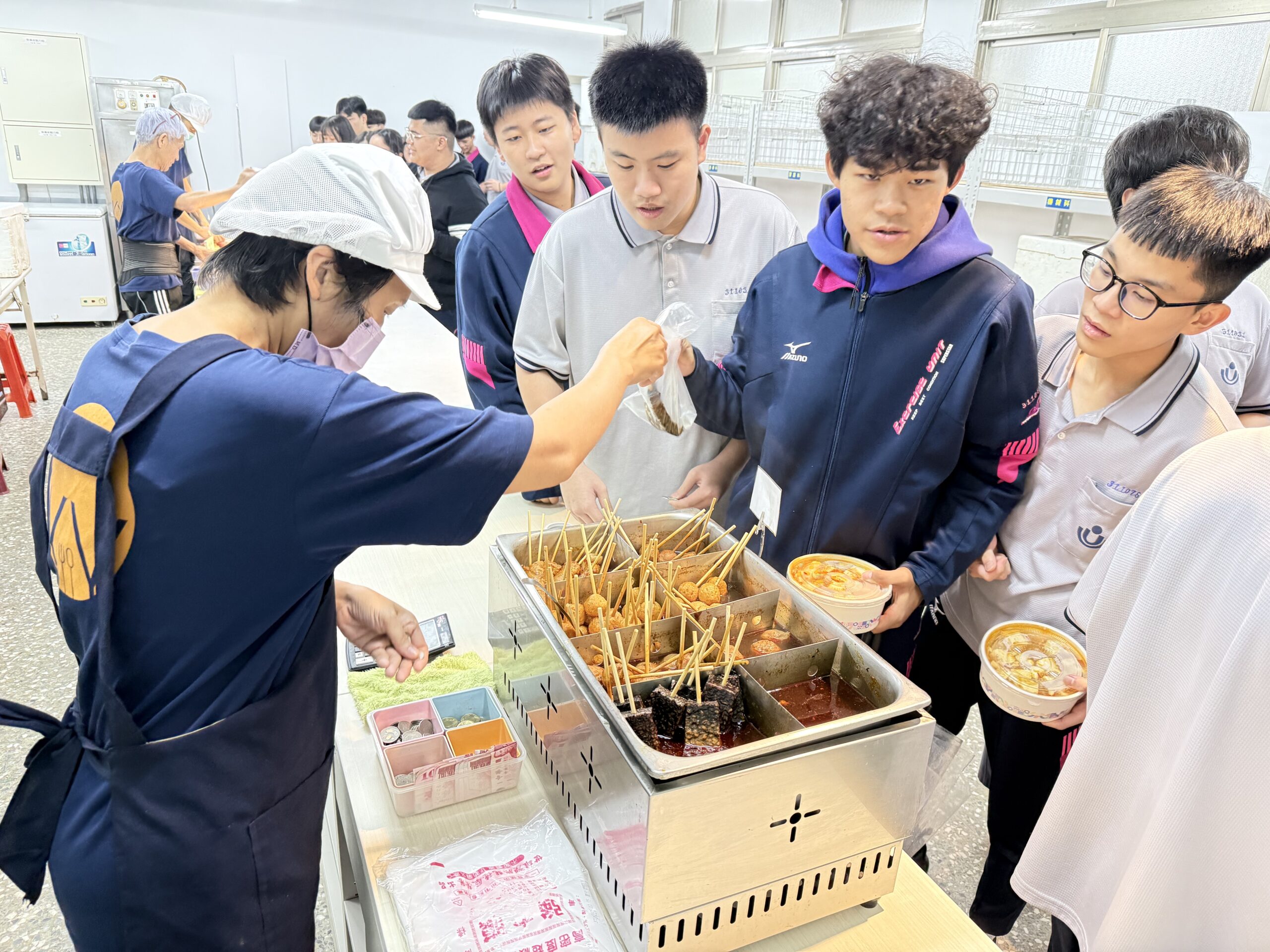 二信高中餐廳打造用餐幸福感學生大讚「下午的小確幸!」 7 747D9598 3055 415F A58B 4E0597D329D3 scaled
