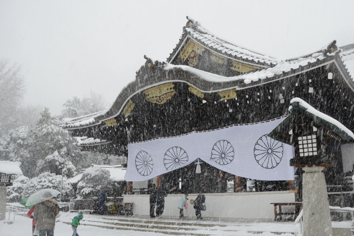 靖國神社冬天下雪的樣態。圖／取自靖國神社官網