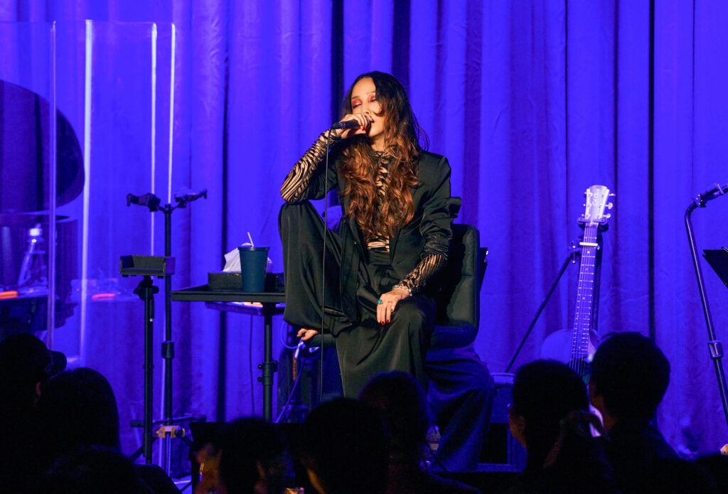 中島美嘉赤腳衝開箱Billboard Live TAIPEI!天后90度鞠躬萌到全場失控 3 AAACCC02695 1 1024x695 1