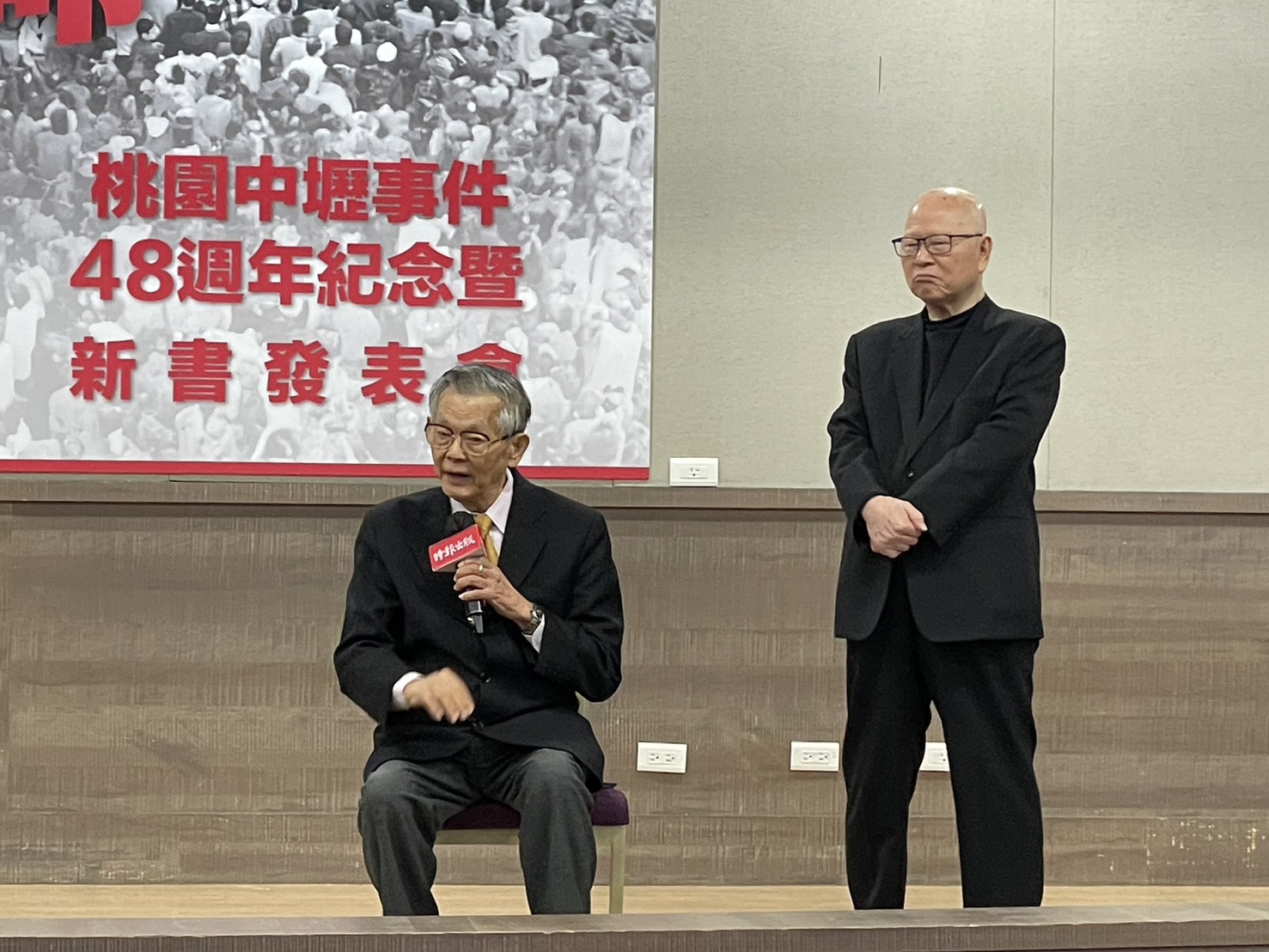 前立委張俊宏(左)認為，中壢事件後台灣民主發展的「下冊」，只有前民進黨主席許信良（右）能寫。圖/記者梁鴻欣攝