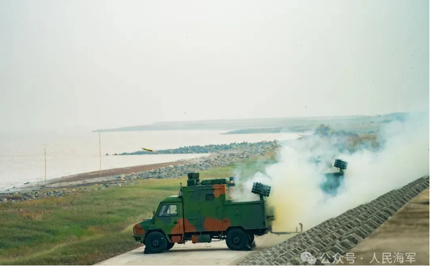 升級對日武嚇 黃海演習未結束 東部戰區又展開防空、電戰演習 3 東部戰區進行對海防空實彈射擊。圖/取自新華社