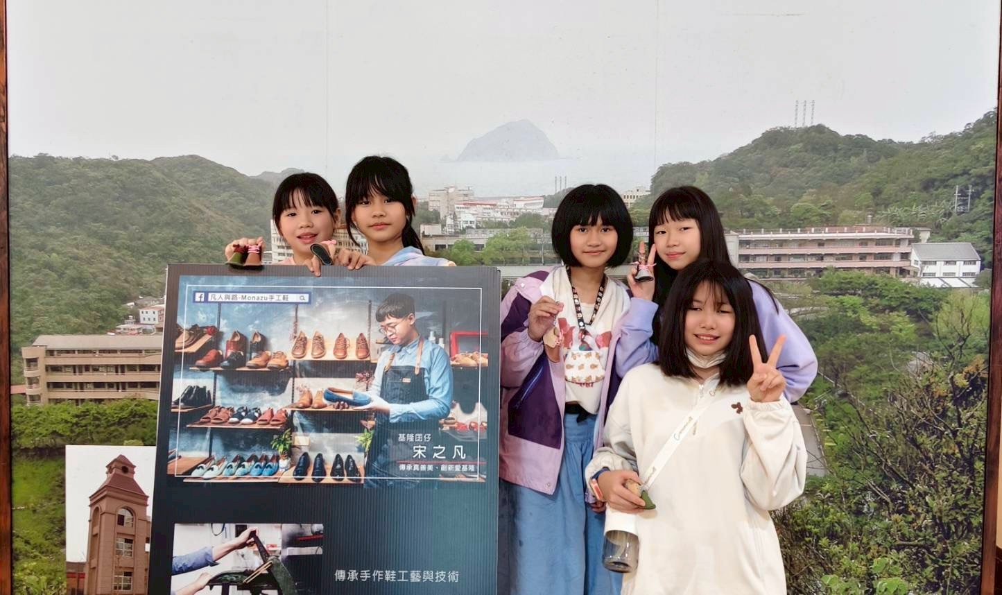 二信高中圖書館資源共享舉辦社區親子鞋作體驗活動 8 LINE ALBUM 1141123%E8%A6%AA%E5%AD%90%E9%9E%8B%E4%BD%9C 251123 1