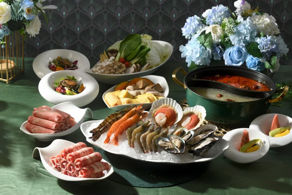 菊影花海×森林花園 士林官邸菊展串起秋冬最美散步日:走入青青食尚的季節餐桌 10 LINE ALBUM 20253 %E9%9D%9C%E8%AC%90%E8%8A%B1%E5%9C%92%E6%AF%8D%E8%A6%AA%E7%AF%80%E4%B8%8B%E5%8D%88%E8%8C%B6 251102 2 0 1024x683 1