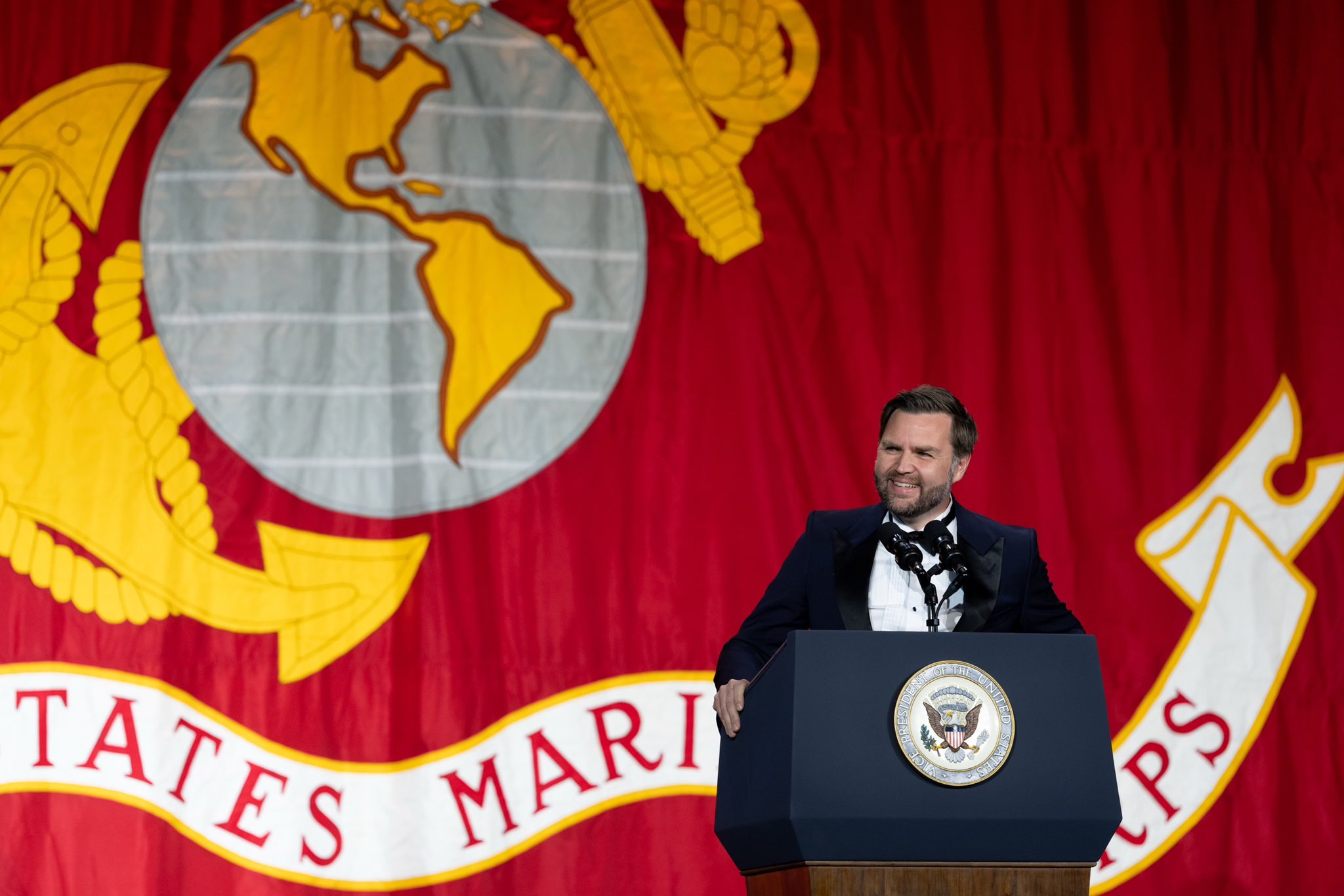 波頓批評美國副總統范斯的立場「塑膠化」。圖／取自Vice President JD Vance X