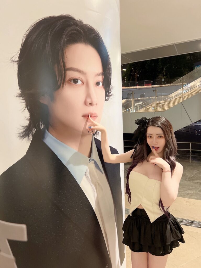 沈娜娜「16年老粉魂」全面覺醒!飛韓砸六萬追SJ 自爆最狂收藏:希澈光頭髮夾我珍藏多年 5 S 191840285 0 768x1024 1