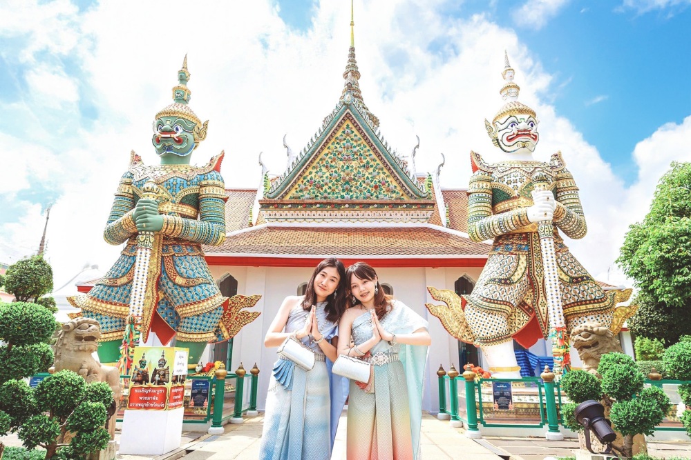 02%E8%B5%B0%E8%B7%B3%E6%97%85%E9%81%8A%E6%9B%BC%E8%B0%B7%E5%B9%AB%E4%BB%A5%E4%B8%80%E6%A2%9D%E9%BE%8D%E6%9C%8D%E5%8B%99