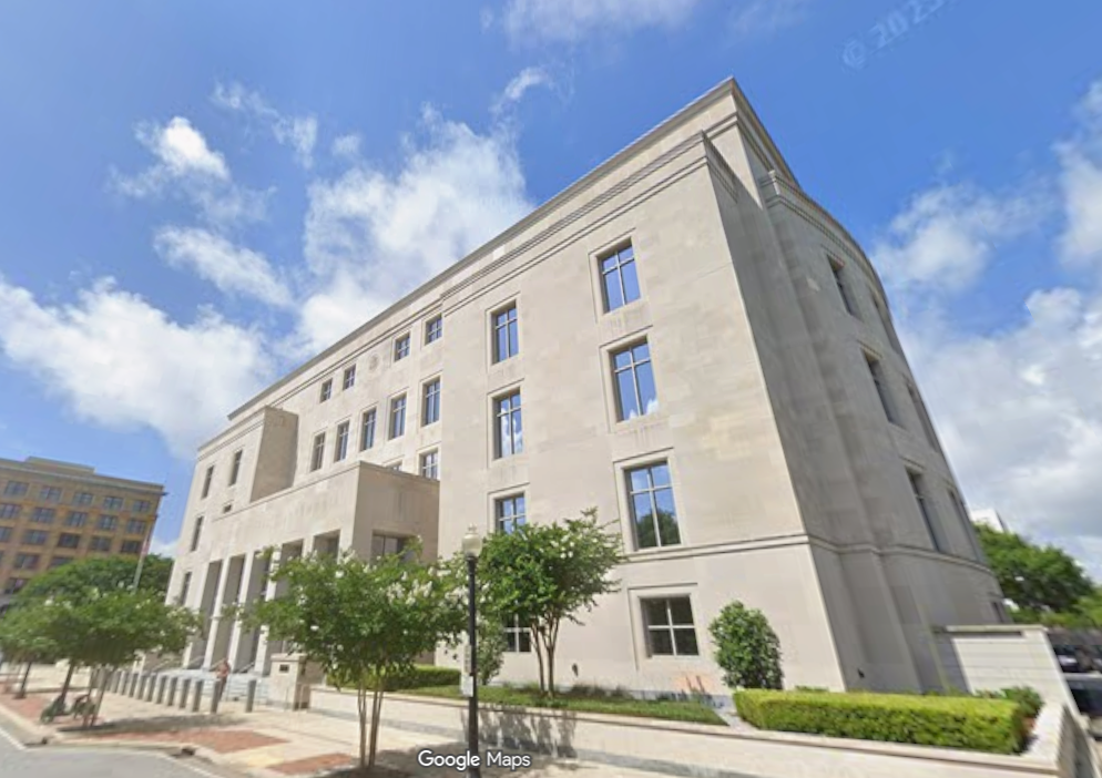 【法庭直播3-2】借鏡全球經驗!台灣追求法庭透明公正化絕非孤例 6 圖為美國佛羅里達北區聯邦地區法院。佛羅里達州是全美第一個開放法庭直播,1979年佛州高院判決,全州法院可進行直播,無須個別當事人同意。圖/取自Google Maps網頁