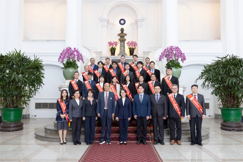 01%E5%8F%B0%E7%AE%A1%E6%9C%83%E7%90%86%E4%BA%8B%E9%95%B7%E9%BB%83%E7%87%9F%E6%9D%89%E7%8E%87%E7%AC%AC18%E5%B1%86%E5%B4%87%E8%B6%8A%E8%AB%96%E6%96%87%E5%A4%A7%E8%B3%9E%E5%BE%97%E4%B8%BB 1