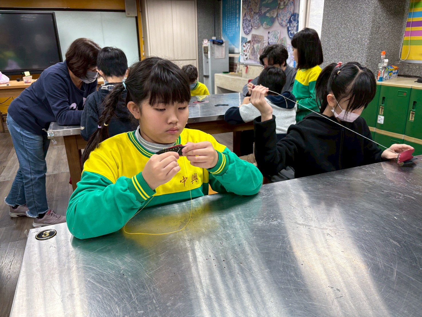 明德國中職探中心傳承製鞋技藝創新幸福產業 8 594005383 1319140716914806 1324987709134897678 n