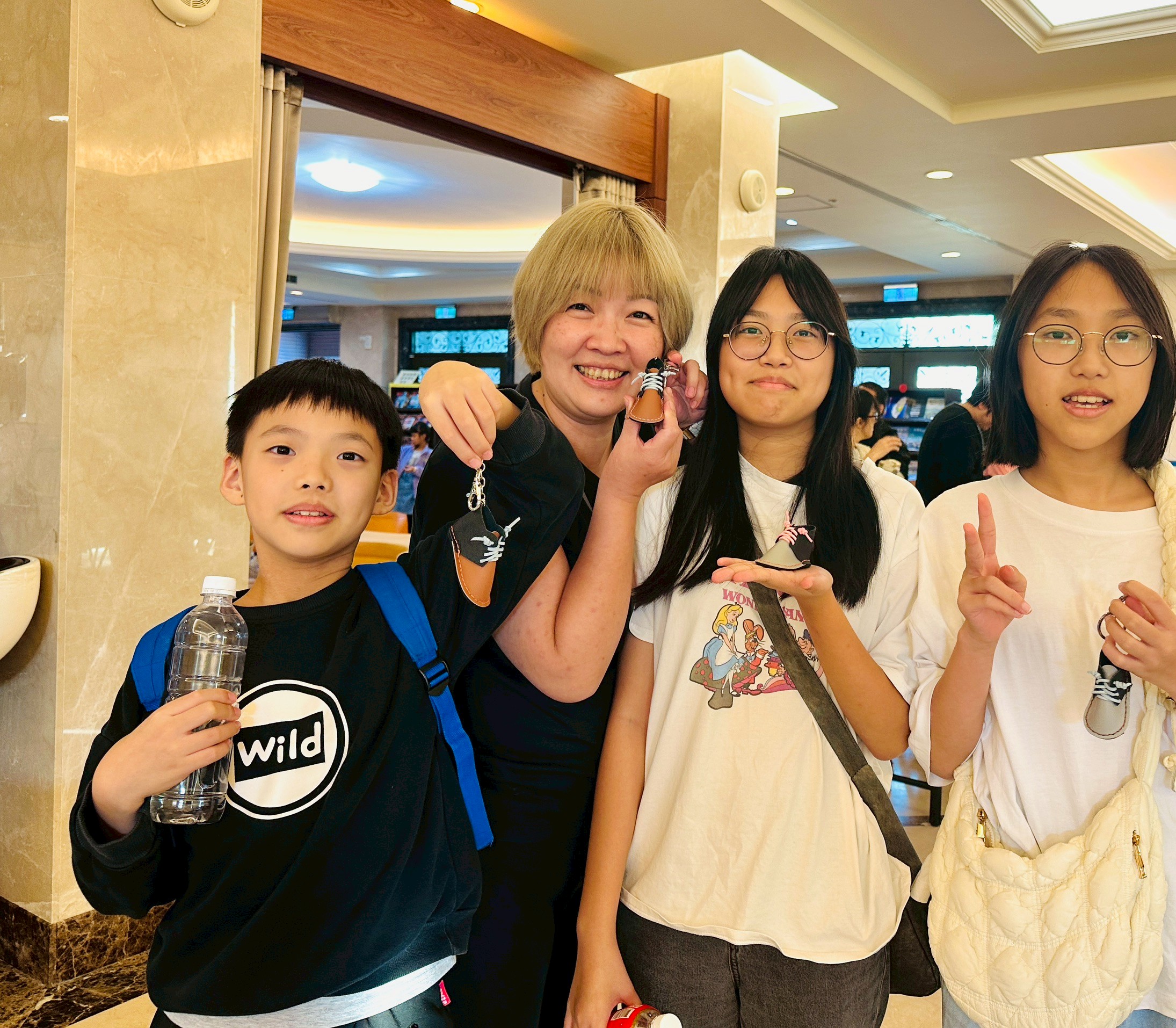 二信高中圖書館舉辦親子鞋作體驗強化社區資源共享 10 LINE ALBUM 1141207%E8%A6%AA%E5%AD%90%E9%9E%8B%E4%BD%9C 251207 1