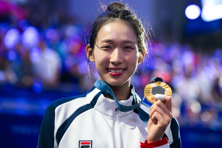 劍后江旻憓閃電闖立會!香港40新人「愛國大換血」 火災陰影下投票率微升31.9% 2 在巴黎奧運奪金的江旻憓同時持有法律碩士,被外界讚譽文武雙全。圖/取自香港體育協會