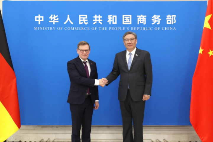 德外長訪陸連見多位高層 陸方亮紅線:台灣是中國核心利益的核心 5 德方急切獲得稀土許可證。王文濤稱,已逐步推行通用許可制度。圖/取自大陸商務部官網