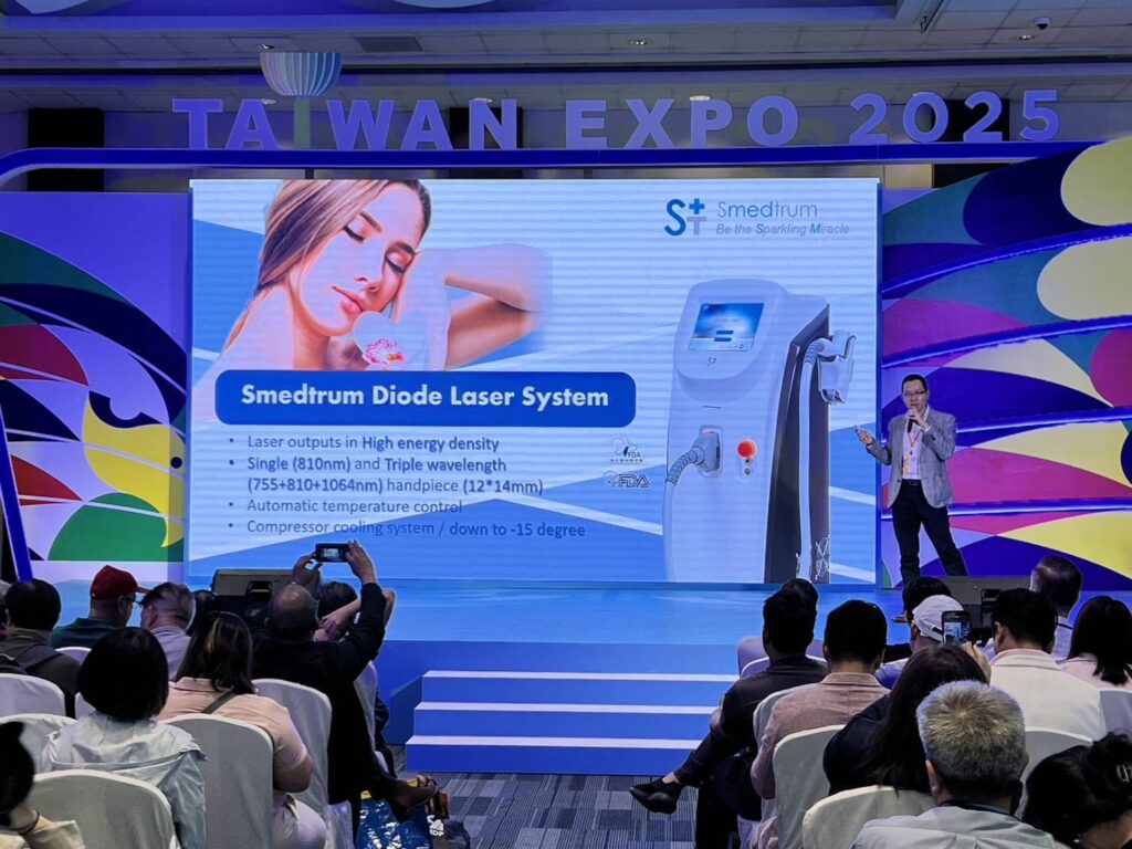 巨興醫學科技回饋社會贈二氧化碳雷射儀予三總皮膚科盼提升臨床效能、守護安心醫療! 8 %E5%B7%A8%E8%88%88%E9%86%AB%E5%AD%B8%E7%A7%91%E6%8A%80%E8%97%892025%E8%8F%B2%E5%BE%8B%E8%B3%93%E5%8F%B0%E7%81%A3%E5%BD%A2%E8%B1%A1%E5%B1%95%E8%88%87%E7%95%B6%E5%9C%B0%E5%B0%88%E6%A5%AD%E4%BA%BA%E5%A3%AB%E4%BA%A4%E6%B5%81MIT%E9%86%AB%E7%BE%8E%E5%84%80%E5%99%A8%E7%9A%84%E6%9C%80%E6%96%B0%E6%8A%80%E8%A1%93%E5%9C%96%E7%82%BA%E5%B7%A8%E8%88%88%E9%86%AB%E5%AD%B8%E7%A7%91%E6%8A%80%E6%8F%90%E4%BE%9B 1024x768 1