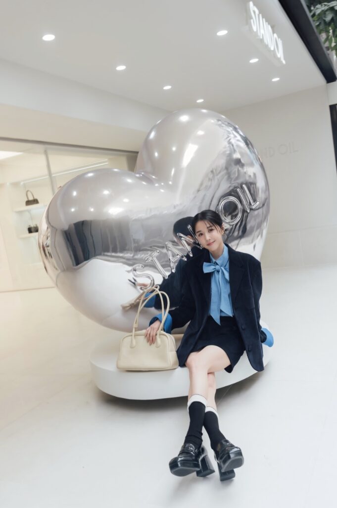 首爾聖水本店直搬來台!STAND OIL 台灣首間旗艦店插旗中山區 全球首發獨家包款登場 邵雨薇現身演繹韓系日常 9 %E4%B8%8B%E5%8D%88432 2025 12 10%E7%9A%84%E5%BD%B1%E5%83%8F 1 681x1024 1