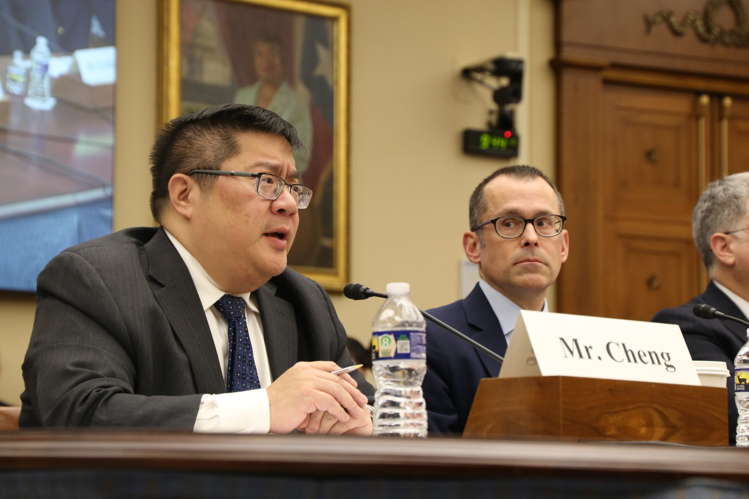 NASA前局長批美太空政策「阿提米斯計畫」不可行 學學中國更務實 5 波托馬克政策研究所專家迪恩.程在聽證會上表示,中國政府體制使其能長期穩定執行太空任務,美國則因政治更迭與資金波動,難維持一致的長期項目方向。圖/取自 House Science Committee X