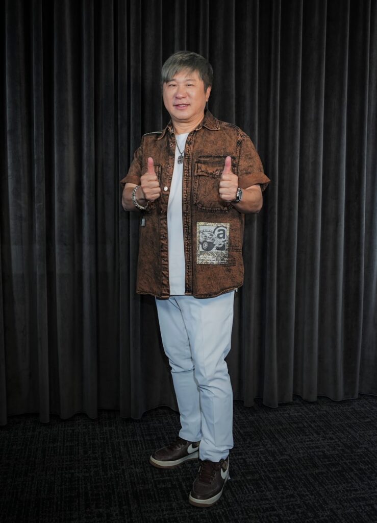 胡瓜「鑽石舞台之夜」明年重返北流 蕭敬騰、余天父子強勢壓軸 9 %E6%99%9A%E4%B8%8A936 2025 12 11%E7%9A%84%E5%BD%B1%E5%83%8F 739x1024 1