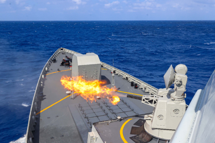 福建艦剛過台海 共軍啟動本月第三度「聯合戰備警巡」 4 東部戰區多艘艦艇近日在東海開展實彈訓練。圖/取自東部戰區微博
