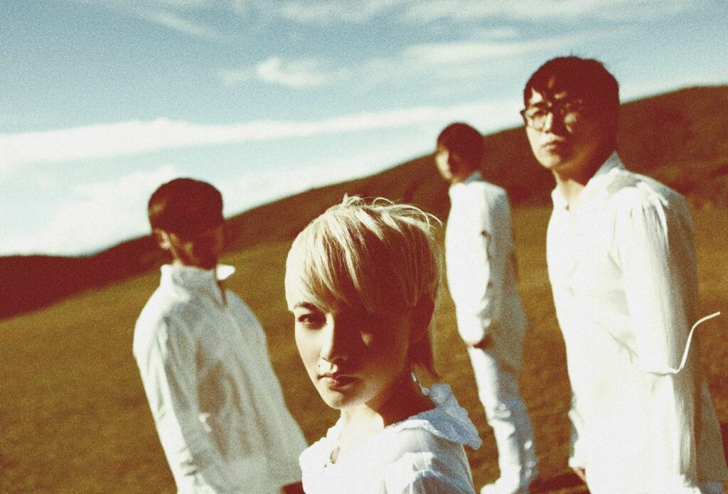 不是致敬是對頻!范曉萱彈琴開空間 持修即興玩〈氧氣〉世代聲音撞一起 12 %E4%B8%8B%E5%8D%88656 2025 12 17%E7%9A%84%E5%BD%B1%E5%83%8F 2 1024x695 1