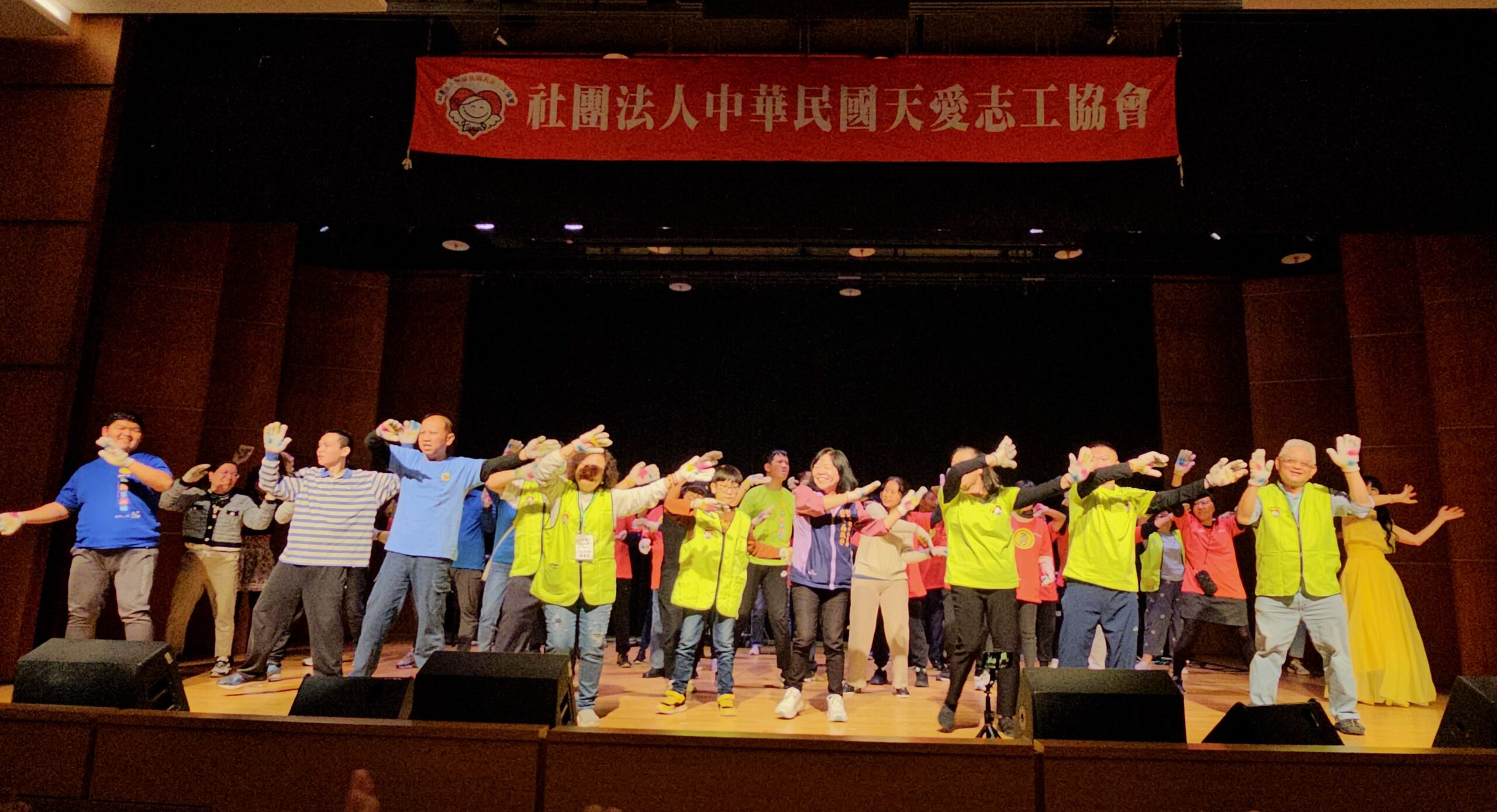 12212025 %E5%A4%A9%E6%84%9B%E5%98%89%E5%B9%B4%E8%8F%AF4 scaled