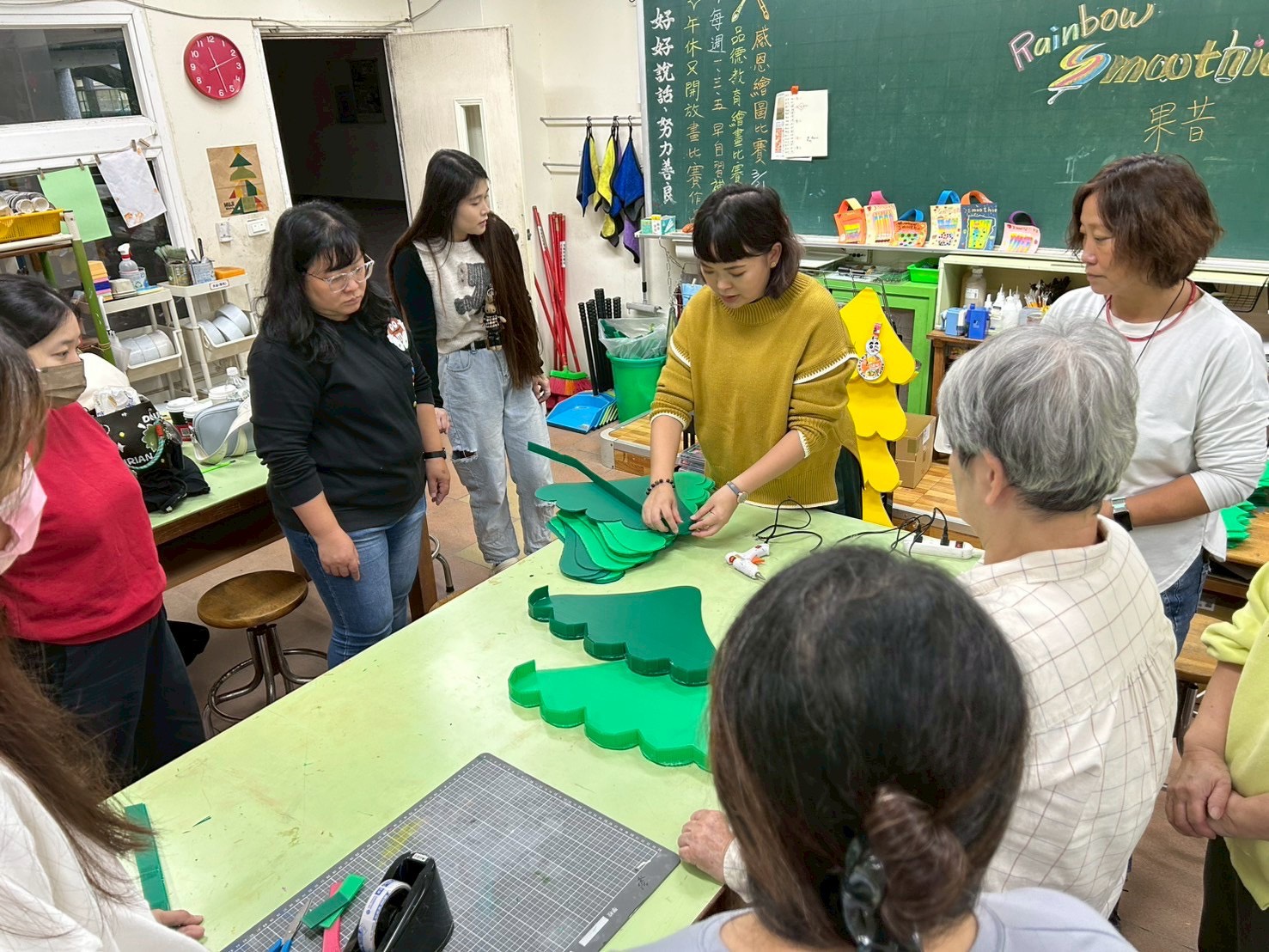 深澳國小親師生共創有愛環保聖誕樹 9 603865841 25866103466412536 6099796662094163724 n