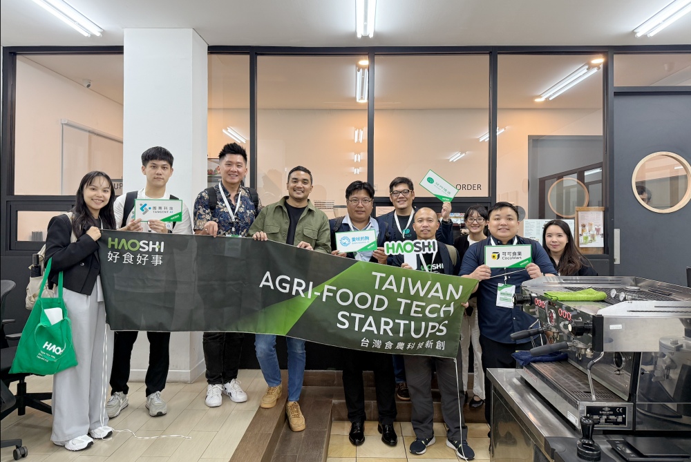 02 UENA CEO Alvin Arief %E5%BE%8C%E6%8E%92%E5%9B%9B %E5%9C%A8%E4%BA%A4%E6%B5%81%E4%B8%AD%E6%8C%87%E5%87%BA%E5%8D%B0%E5%B0%BC%E9%A4%90%E9%A3%B2%E4%BE%9B%E6%87%89%E9%8F%88%E9%AB%98%E5%BA%A6%E4%BE%9D%E8%B3%B4 WhatsApp %E9%80%B2%E8%A1%8C%E6%8E%A1%E8%B3%BC