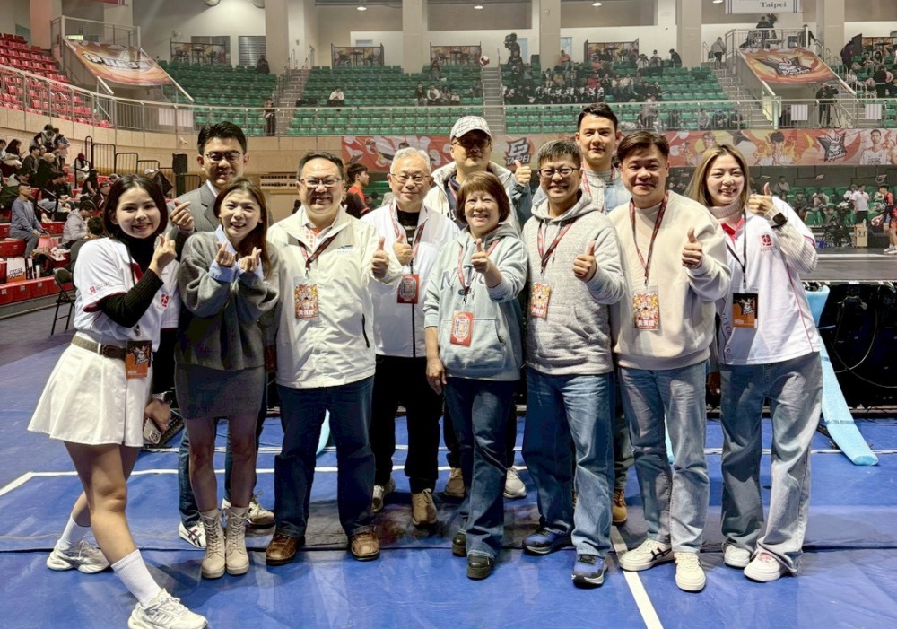 點亮偏鄉排球夢!俐富創辦人王俐喬發起「孩子的第一場夢想賽」 7 03%E4%BF%90%E5%AF%8C%E5%89%B5%E8%BE%A6%E4%BA%BA%E7%8E%8B%E4%BF%90%E5%96%AC%E7%99%BC%E8%B5%B7%E5%AD%A9%E5%AD%90%E7%9A%84%E7%AC%AC%E4%B8%80%E5%A0%B4%E5%A4%A2%E6%83%B3%E8%B3%BD