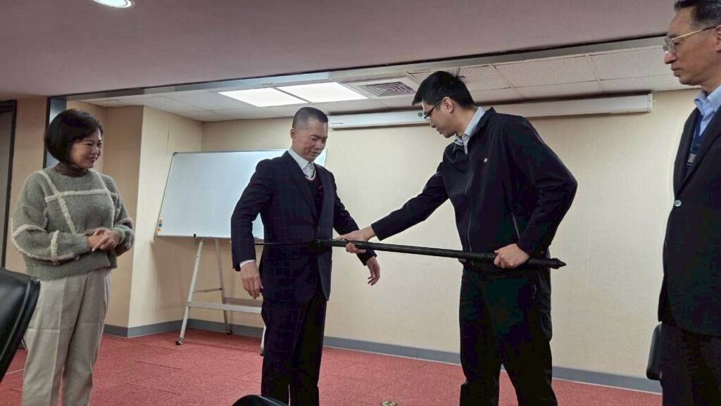 強化捷運車站維安!市政顧問陳啟宏贈北捷新型防爆叉 21 IMG 5586 1024x577 1