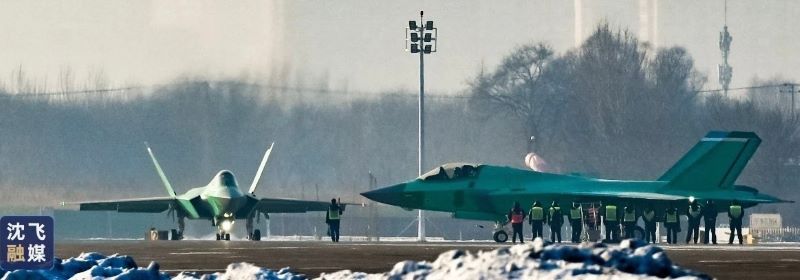 新年第一飛!瀋飛新廠房投產 殲-35、殲-35A第五代戰機產能將全面放量 4 瀋飛集團於2026年1月6日完成「新年第一飛」,至少有2架殲-35型艦載戰鬥機參與飛行測試。圖/取自瀋飛融媒
