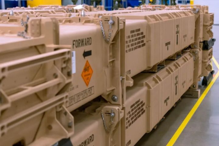 剛剛完工下生產線的PAC-3 MSE飛彈箱。圖/取自洛馬網站
