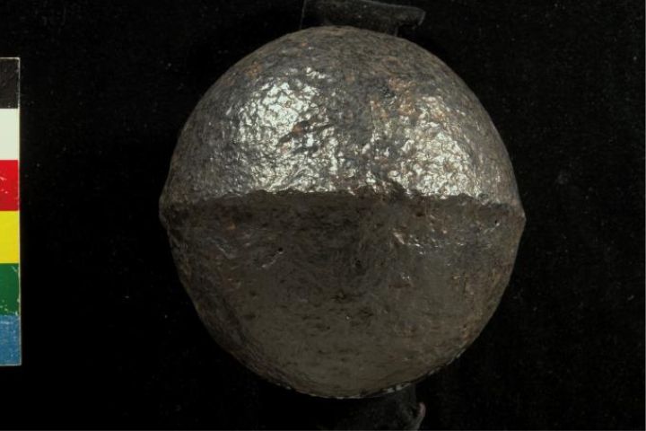 台南土地「全糖」又含「鐵」 挖出清代沈葆楨武器庫 6 本是「武器鏽塊」,經過處理後呈現出當年砲彈的模樣。圖/取自台南市府官網