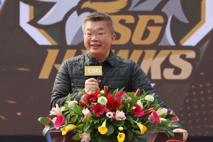 黃子鵬、鄧愷威婉拒經典賽 中華隊先發投手戰力拉警報 2 中華職棒台鋼雄鷹隊10日在高雄台鋼科大訓練基地舉辦春訓開訓典禮暨「皇鷹學院」啟用儀式,中職會長蔡其昌出席與會致詞。圖/中央社