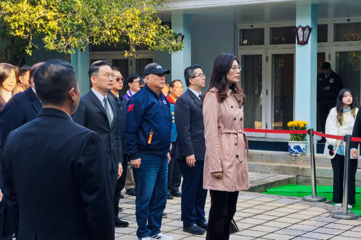 蔣經國逝世38周年 鄭麗文謁陵喊話:國民黨須為台海和平搭橋 8 鄭麗文認為,在國家處境艱難、國際環境詭譎多變時刻,希望重新回顧、思考蔣經國的偉大精神。圖/取自鄭麗文臉書