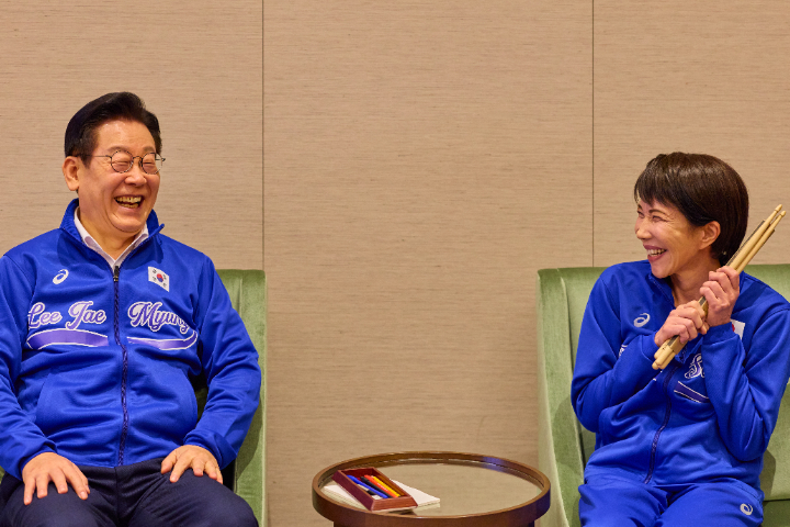 高市表示，李在明曾提到「打鼓是自己的人生夢想」，因此這次特別準備合奏的驚喜橋段。圖/取自李在明 X