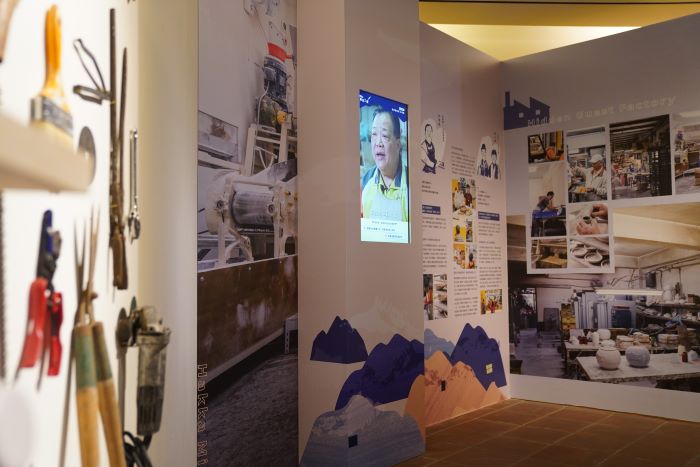 《圖說》 展區透過沉浸式劇場，展現山、海客家聚落職人，在不同產業間耕耘的精采故事。〈客家局提供〉