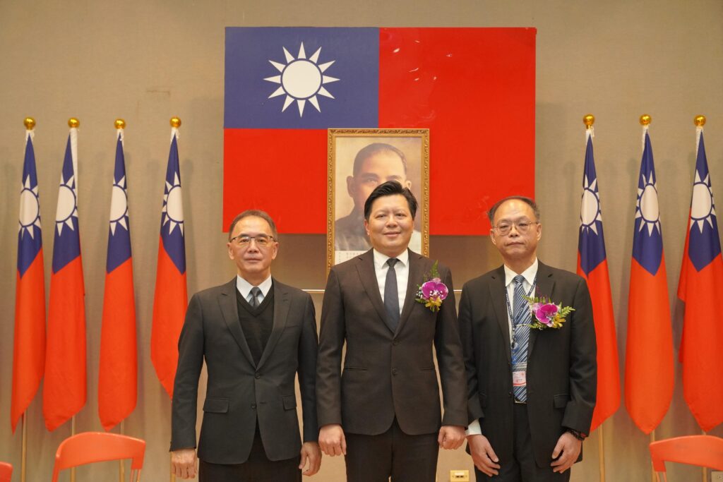 %E5%85%A8%E9%AB%94%E5%A4%A7%E5%90%88%E7%85%A7%E7%94%B1%E5%B7%A6%E8%87%B3%E5%8F%B3%E7%82%BA%E5%BB%89%E6%94%BF%E7%BD%B2%E5%89%AF%E7%BD%B2%E9%95%B7%E5%89%AF%E5%B8%82%E9%95%B7%E6%94%BF%E9%A2%A8%E8%99%95%E8%99%95%E9%95%B7 1024x683 1