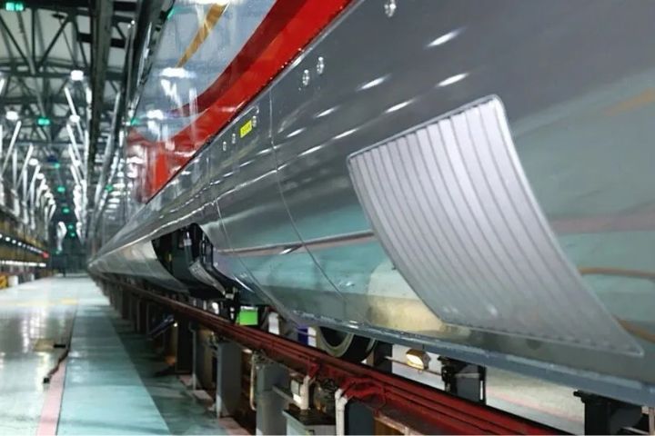 大陸高寒高鐵設備艙通風格柵採用「V」形迷宮式密封設計。圖/取自新華社