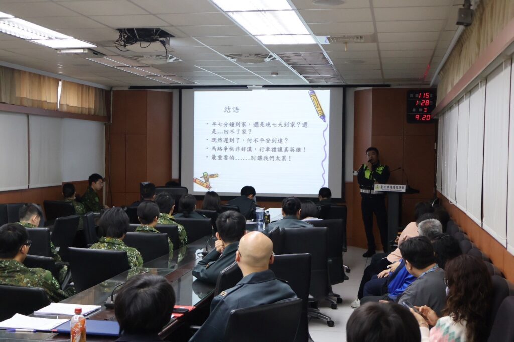 春假前夕強化交安宣導 警軍民交流守護安全迎馬年 12 S 28467338 0 1024x683 1