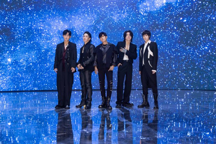 周杰倫、言承旭、吳建豪、周渝民、五月天阿信〈恆星不忘Forever Forever〉獲得2025 Hit Fm 年度百首單曲第10名BLACK PINK 〈JUMP〉入選2025 Hit Fm 年度百首單曲第9名。圖/Hit Fm聯播網提供