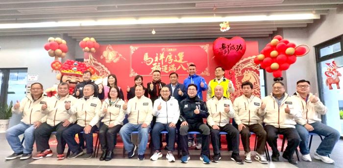 行動治理前進五股八里 侯:落實「翻轉新北、改變成真」 35 《圖說》市長侯友宜與八里區里長座談合影。〈民政局提供〉