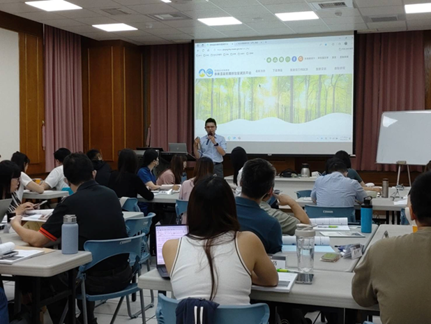 新北碳盤查實戰輔導正式啟動 14 %E4%BC%81%E6%A5%AD%E4%BB%A3%E8%A1%A8%E5%8F%83%E8%88%87%E7%A2%B3%E7%9B%A4%E6%9F%A5%E8%BC%94%E5%B0%8E%E8%AA%B2%E7%A8%8B 114%E5%B9%B4%E7%A2%B3%E7%9B%A4%E6%9F%A5%E8%BC%94%E5%B0%8E%E8%AA%B2%E7%A8%8B%E7%85%A7%E7%89%87