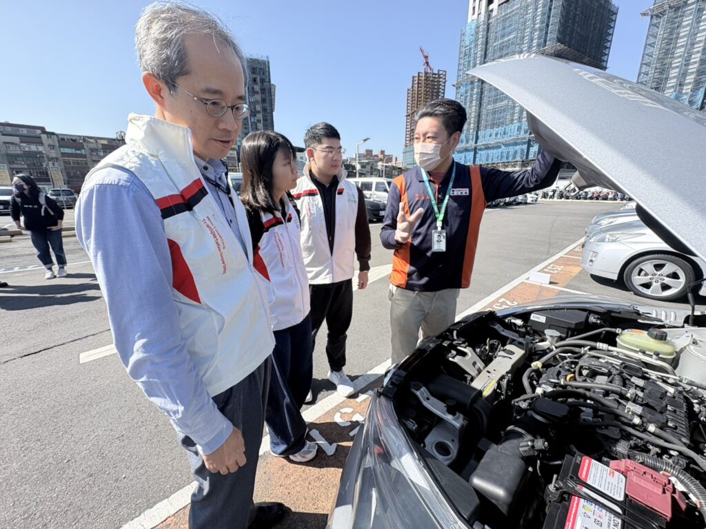 春節共享運具不打烊 新北稽查安全管理確保服務品質與行車安全 50 %E6%96%B0%E5%8C%97%E5%B8%82%E4%BA%A4%E9%80%9A%E5%B1%80%E5%89%AF%E5%B1%80%E9%95%B7%E6%9C%B1%E5%BB%BA%E5%85%A8%E7%8E%87%E9%9A%8A%E7%A8%BD%E6%9F%A5%E5%85%B1%E4%BA%AB%E9%81%8B%E5%85%B7%E8%BB%8A%E8%BC%9B%E5%AE%89%E5%85%A8%E6%AA%A2%E6%9F%A5 1024x768 1