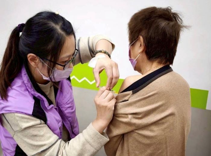 《圖說》接種資料照片。〈衛生局提供〉